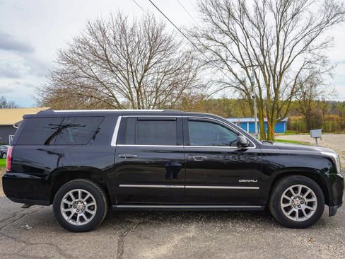 Used 2015 GMC Yukon XL Denali w/ Premium Package image 2