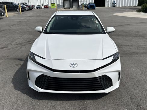Used 2025 Toyota Camry LE FWD image 3