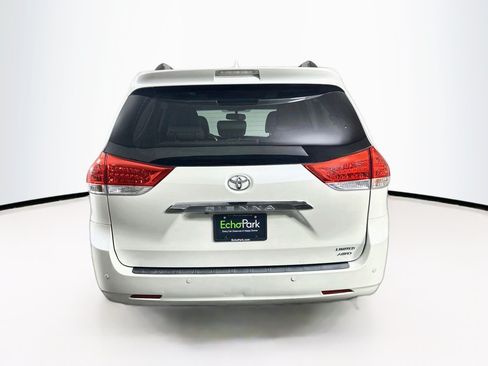 Used 2014 Toyota Sienna Limited w/ Limited Premium Package AWD/4WD image 7