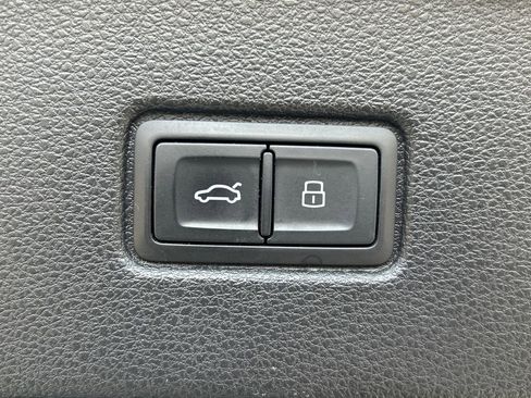 Used 2017 Audi Q7 3.0T Premium Plus w/ Premium Plus Package image 17