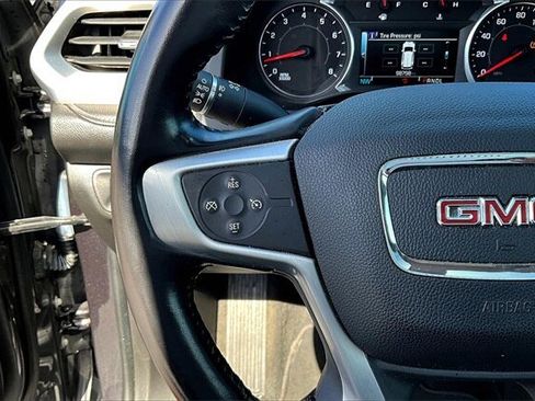 Used 2018 GMC Acadia SLT image 16