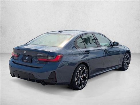 Used 2026 BMW 330i Sedan w/ M Sport Package RWD image 2