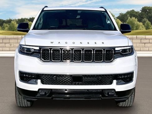 Used 2023 Jeep Wagoneer 4WD w/ HD Trailer Tow Package image 3