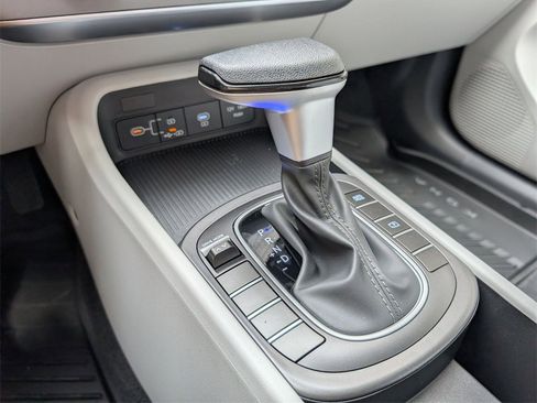 New 2026 Hyundai Kona SE image 8