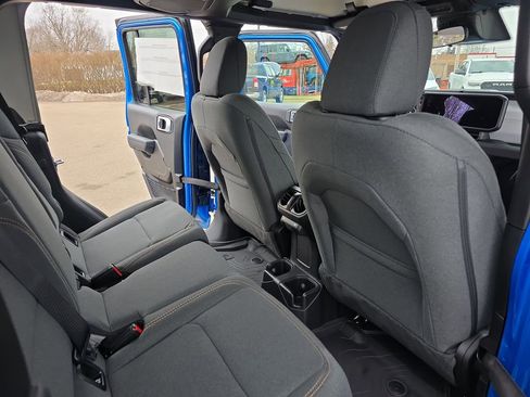 New 2026 Jeep Gladiator Sport image 11