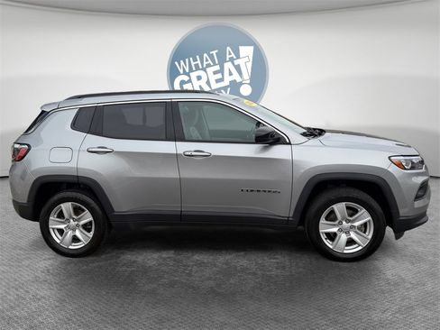 Used 2022 Jeep Compass Latitude w/ Convenience Group image 2