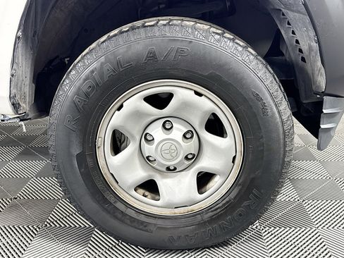 Used 2022 Toyota Tacoma SR image 28
