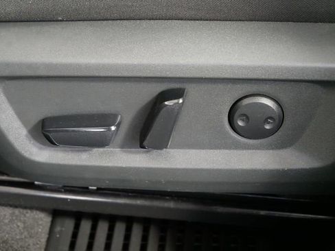 Used 2023 Nissan Rogue SV image 15