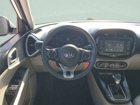 Used 2020 Kia Soul LX image 23