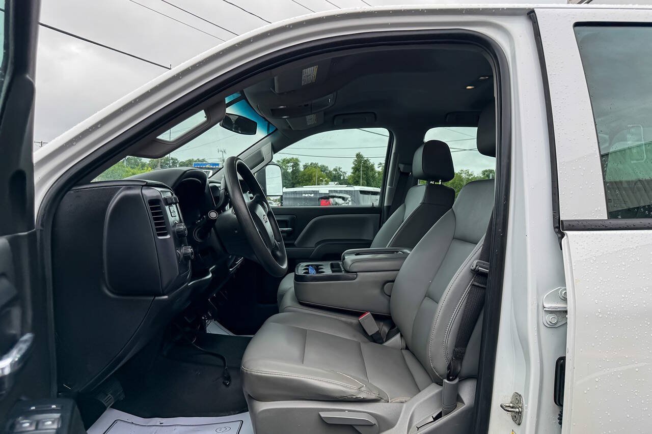 Used 2018 Chevrolet Silverado 2500 W/T w/ Snow Plow Prep Package AWD/4WD image 22