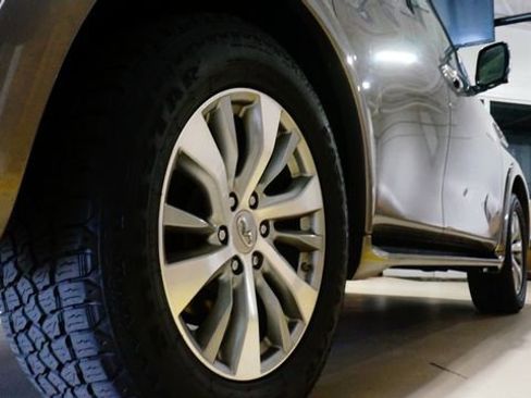 Used 2016 INFINITI QX80 4WD w/ Driver's Assistance Package image 7