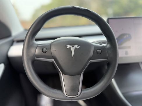 Used 2020 Tesla Model Y Long Range image 43