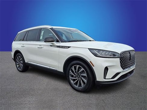 New 2026 Lincoln Aviator Premiere image 2