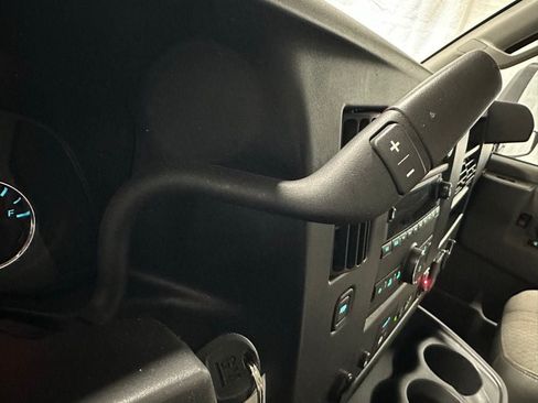 Used 2022 Chevrolet Express 3500 w/ Power Convenience Package RWD image 23