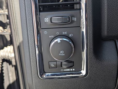 Used 2017 RAM 1500 Laramie w/ Convenience Group AWD/4WD image 26