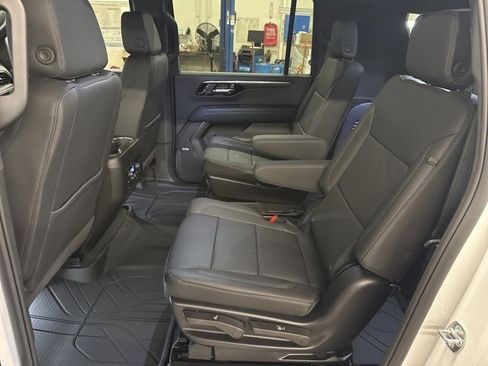 New 2026 Chevrolet Suburban LT image 22