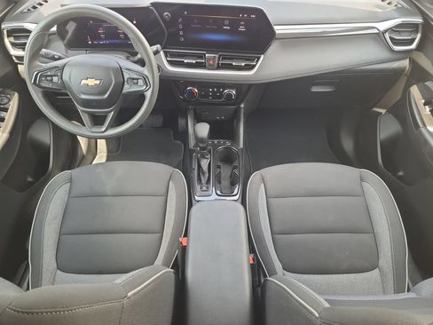 Used 2025 Chevrolet TrailBlazer LT AWD/4WD image 10