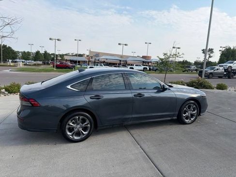 Used 2024 Honda Accord EX image 12