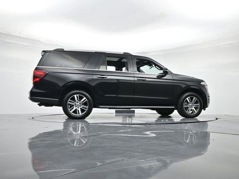 Used 2023 Ford Expedition Max Limited image 32