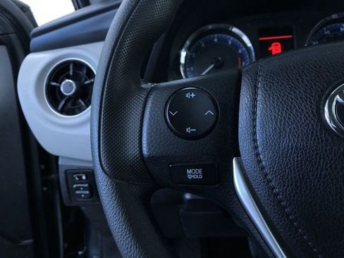 Used 2019 Toyota Corolla LE image 25