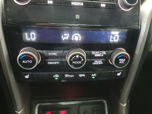 Used 2020 Subaru Ascent Limited w/ Technology Package AWD/4WD image 21