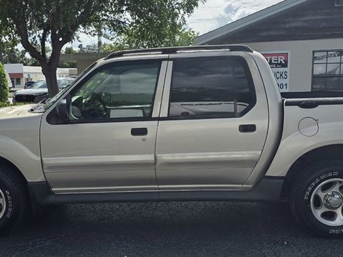 Used 2005 Ford Explorer Sport Trac XLS AWD/4WD image 2