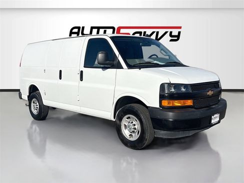 Used 2024 Chevrolet Express 3500 w/ Driver Convenience Package image 1