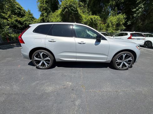 Used 2023 Volvo XC60 B5 Ultimate w/ Climate Package FWD image 17