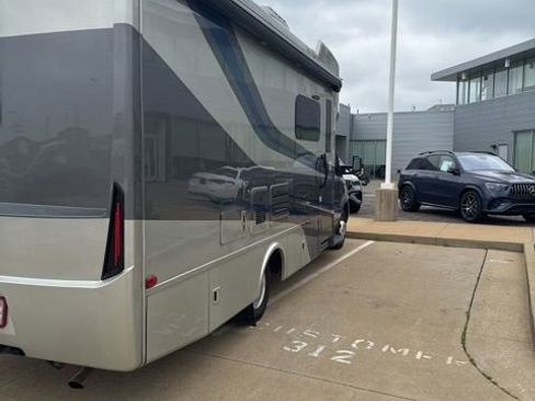 Used 2020 Mercedes-Benz Sprinter 3500 image 2