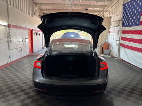 Used 2018 Tesla Model 3 Long Range RWD image 12
