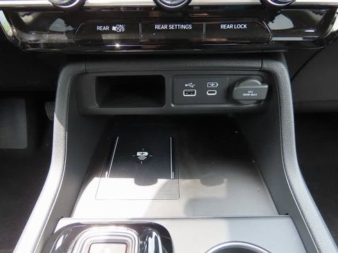 New 2025 Honda Pilot Touring image 23