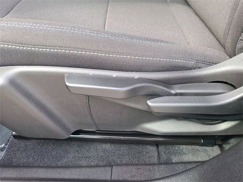 New 2026 Chevrolet Equinox EV LT image 24