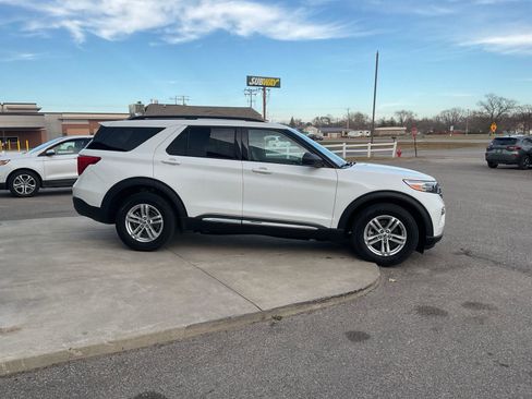 Used 2023 Ford Explorer XLT w/ Equipment Group 202A image 6