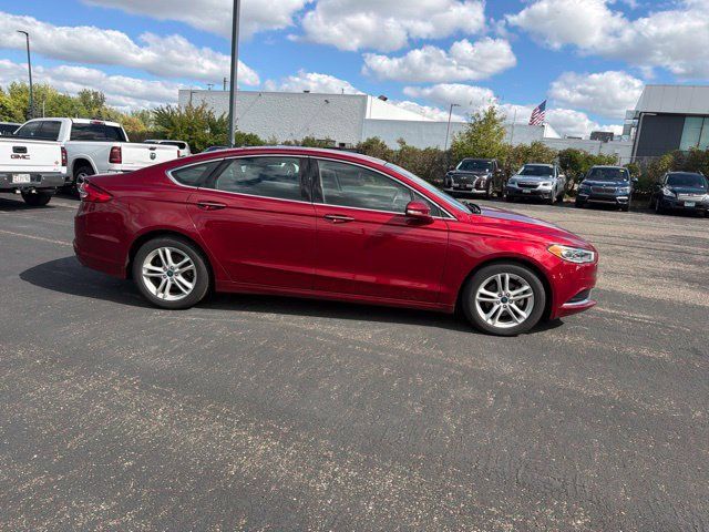 Used 2018 Ford Fusion SE w/ Fusion SE Technology Package FWD image 19