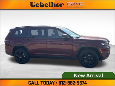 Used 2023 Jeep Grand Cherokee L Laredo AWD/4WD image 5