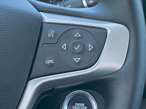 Used 2023 GMC Terrain SLT w/ Infotainment Package II FWD image 9