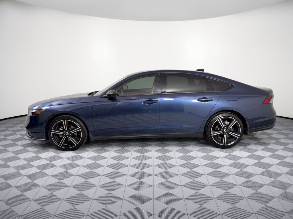 Used 2025 Honda Accord SE image 2