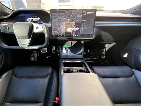 Used 2022 Tesla Model S image 14
