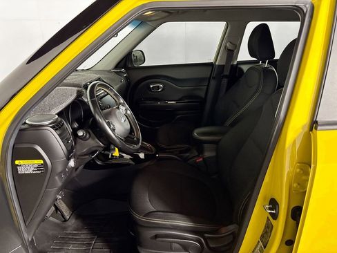 Used 2014 Kia Soul + w/ Audio Package image 11