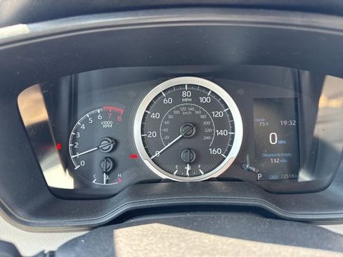 Used 2020 Toyota Corolla LE FWD image 12