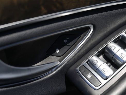 Used 2015 Mercedes-Benz S 550 Sedan image 28