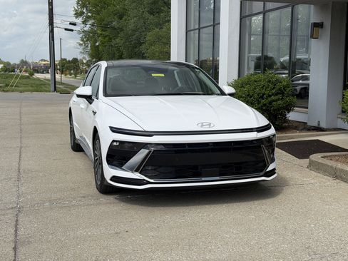 New 2026 Hyundai Sonata Limited FWD image 14