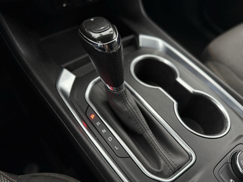 Used 2019 Chevrolet Traverse LT image 21