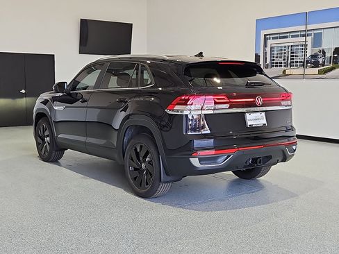 New 2026 Volkswagen Atlas Cross Sport SE AWD/4WD image 7