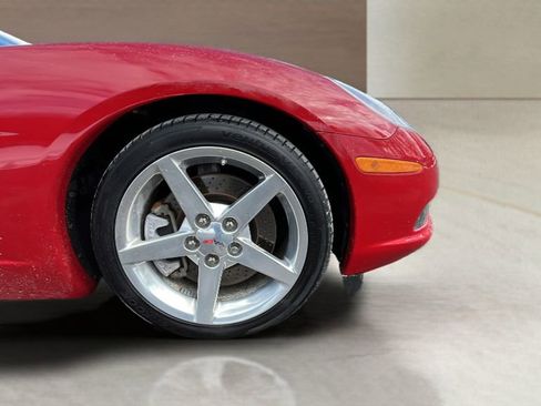 Used 2005 Chevrolet Corvette Coupe w/ Preferred Equipment Group image 19