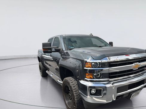 Used 2019 Chevrolet Silverado 2500 LT w/ Texas Edition AWD/4WD image 5