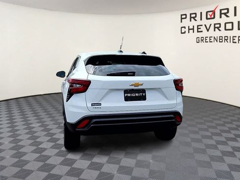 Used 2025 Chevrolet Trax LS FWD image 7