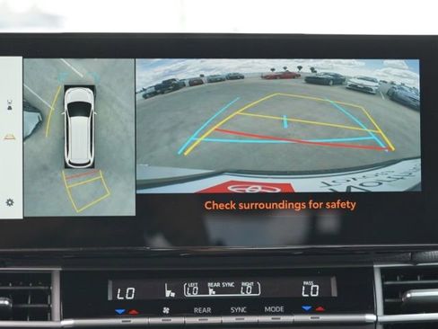Certified 2025 Toyota Sienna Platinum AWD/4WD image 26