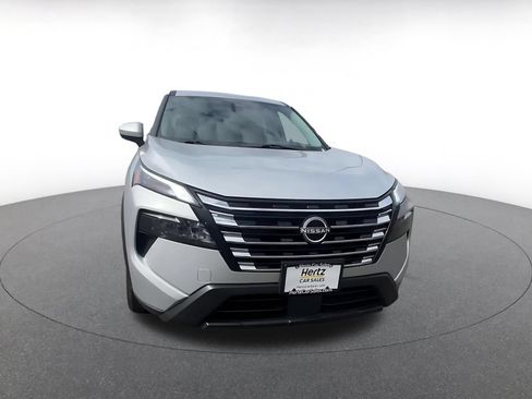 Used 2025 Nissan Rogue SV FWD image 3