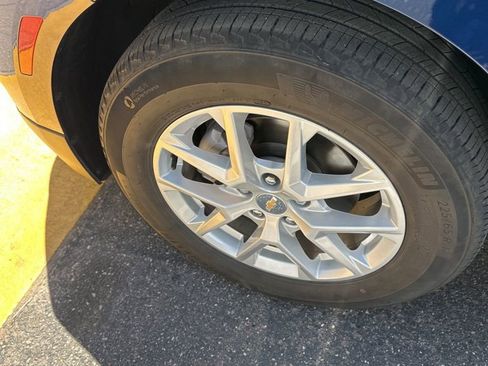 Used 2022 Chevrolet Equinox LT FWD image 11